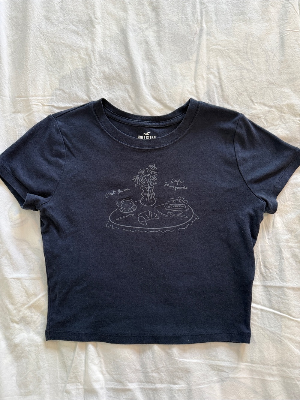 Hollister Navy Cropped Graphic Tee with White Café Sketch
